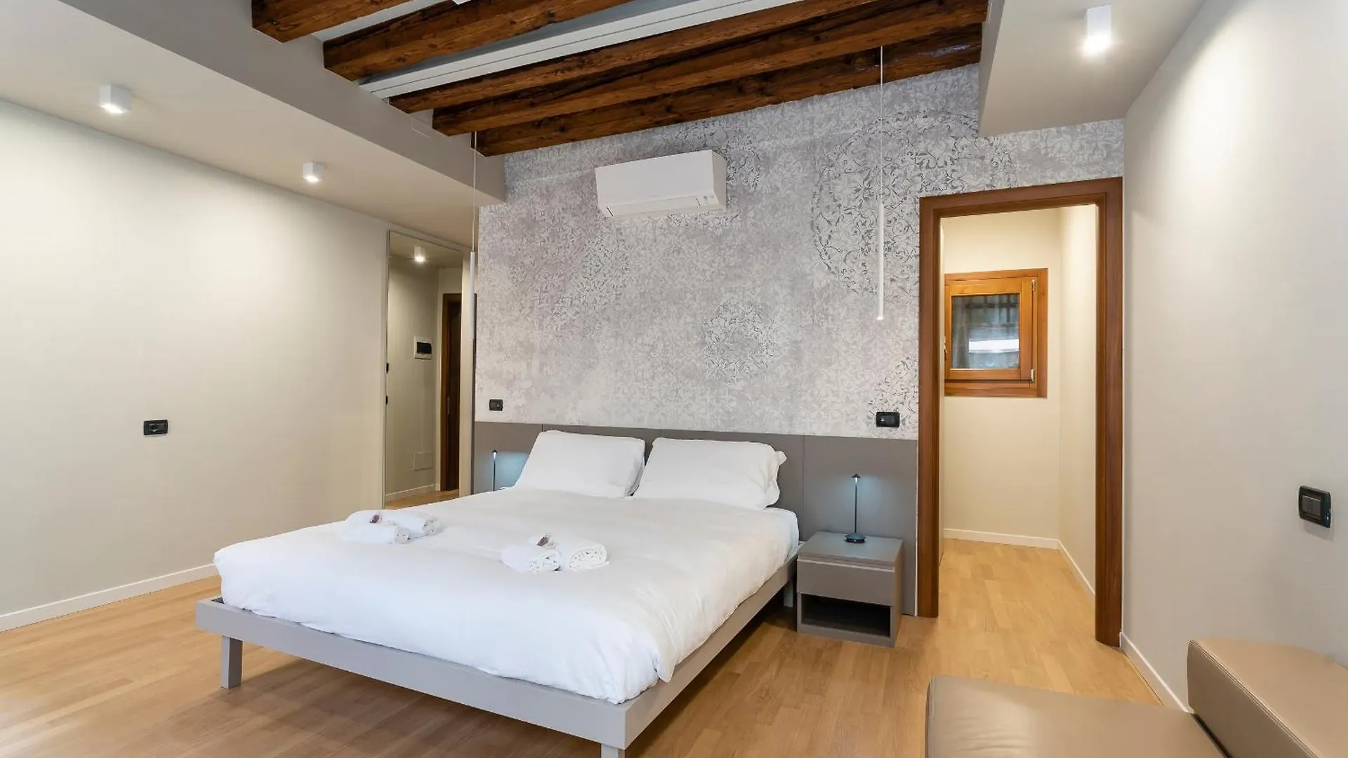 Ca Rialto Design Apartment Venice Italy